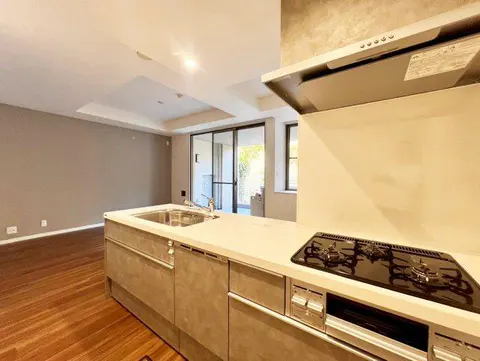 Condo in Ashiya, view 3