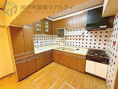 Condo in Ashiya, view 3