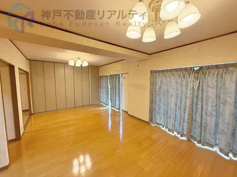 Condo in Ashiya, view 4