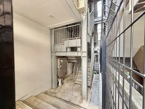 Condo in Chiyoda, view 4
