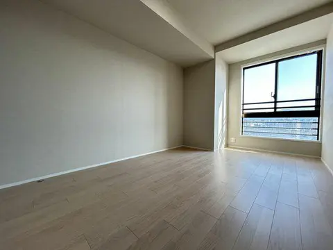 Condo in Fukuoka City, view 2