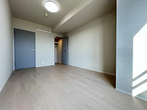 Condo in Fukuoka City, view 3