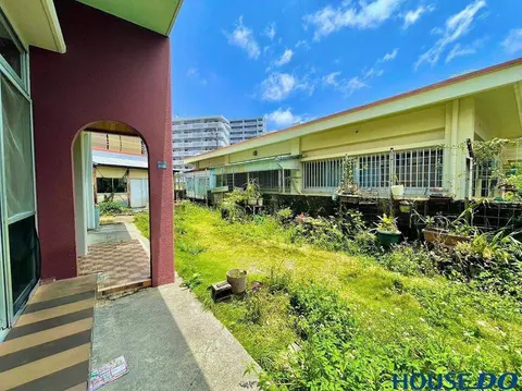 House in Ginowan, view 3