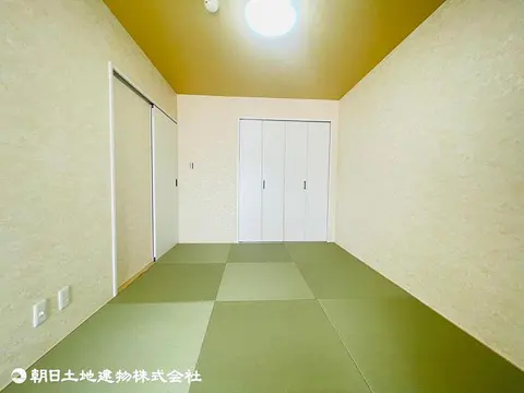 Condo in Hayama, view 3