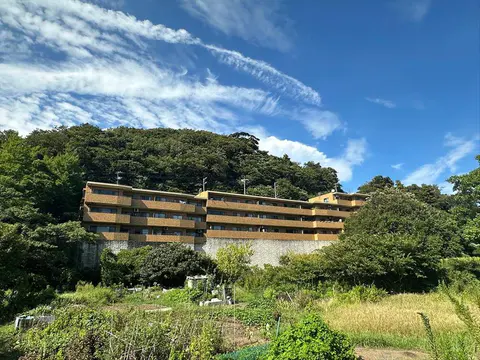 Condo in Hayama, view 2