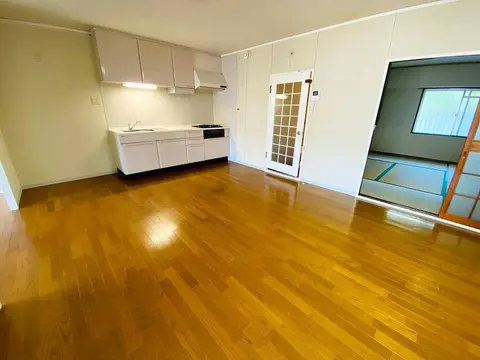 Condo in Kobe, view 4