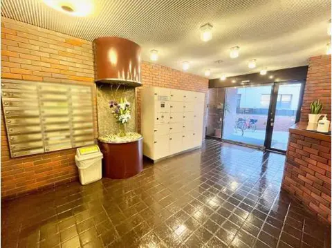 Condo in Minato, view 3