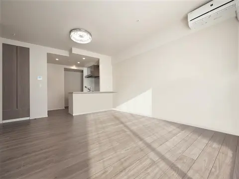 Condo in Nagoya, view 3