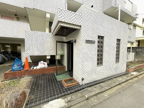 Condo in Nakano, view 3