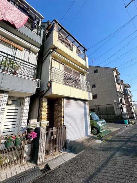 House in Osaka City, view 2