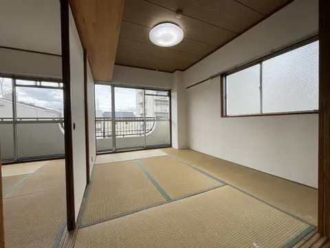 Condo in Osaka City, view 3