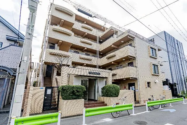 Condo in Ota