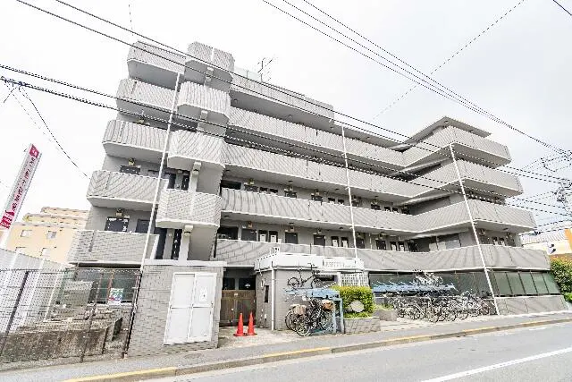 Condo in Ota