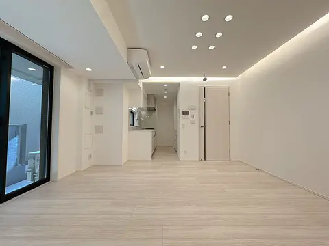 Condo in Shinjuku, view 3