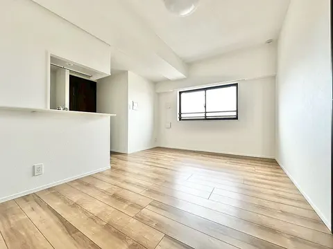 Condo in Sumida, view 4