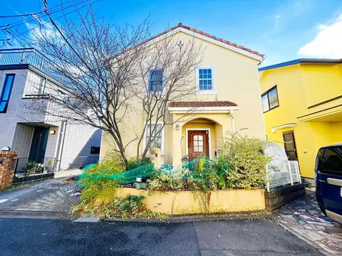 House in Sagamihara, view 2