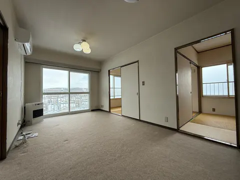 Condo in Sapporo, view 2
