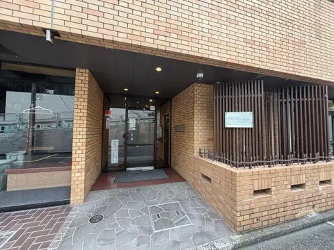 Condo in Shibuya, view 2