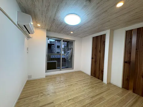 Condo in Shinjuku, view 2