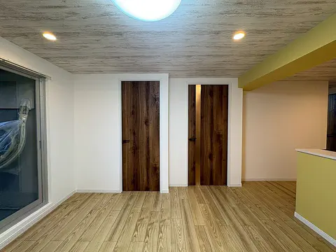 Condo in Shinjuku, view 3