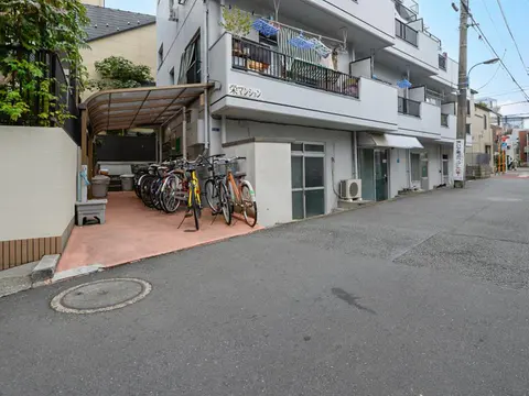 Condo in Shinjuku, view 4