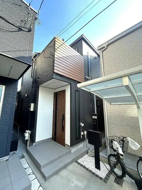 House in Suginami
