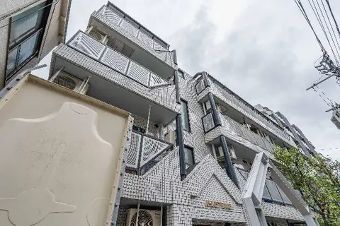 Condo in Sumida, view 3