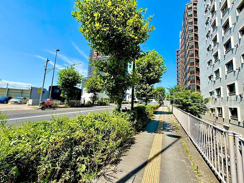 Condo in Sumida, view 3