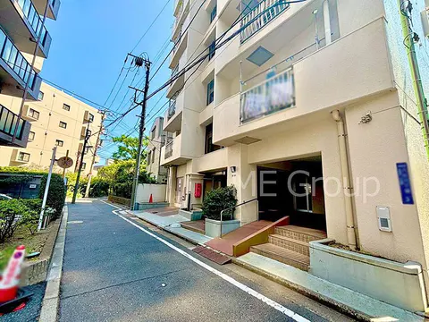 Condo in Sumida, view 4