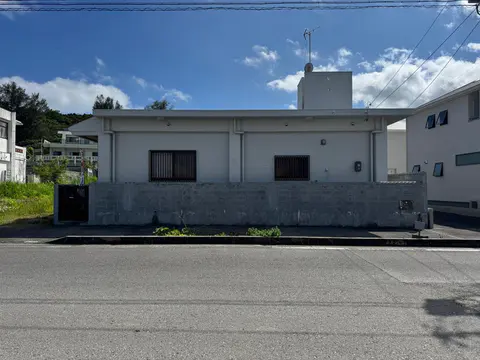 House in Uruma, view 3