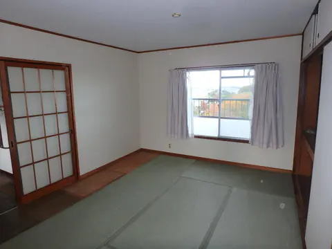 Condo in Yokohama, view 2