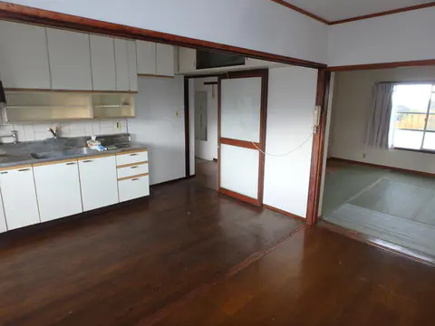Condo in Yokohama, view 3