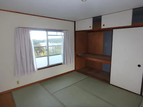 Condo in Yokohama, view 4
