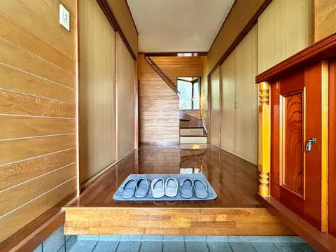 House in Yokohama, view 2