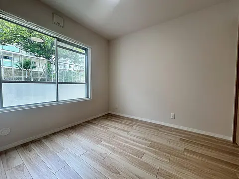 Condo in Yokosuka, view 3