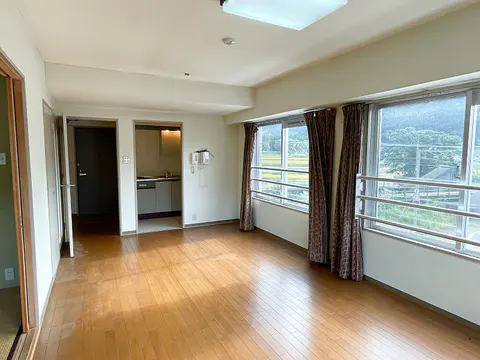 Condo in Yuzawa, view 2