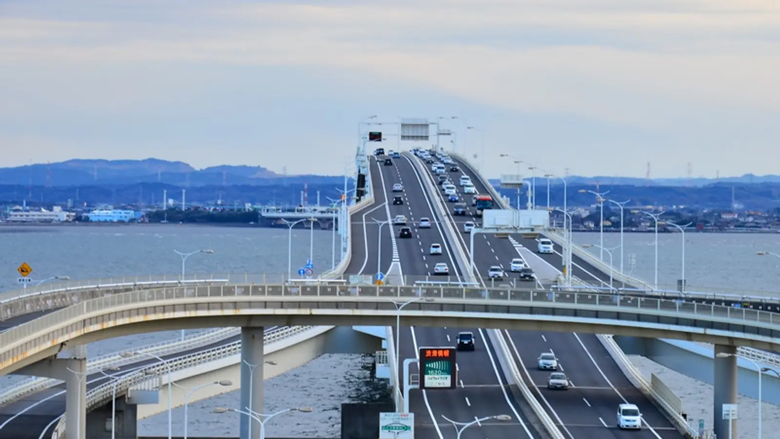 Tokyo Bay Aqua-Line arriving at Kisarazu