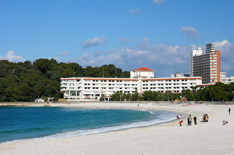 The white sand of Shirarahama Beach in Shirahama, Wakayama